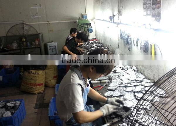 Exquisite Fashion Portable Round Pill Box With Crystal And Epoxy Coating On The Lid