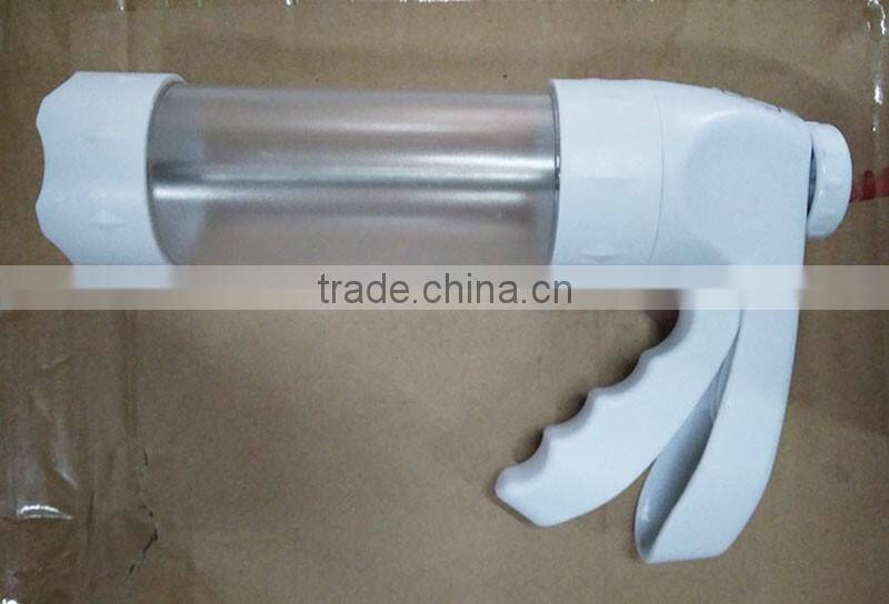 Cake Decorating Kit / Icing Tips for Baking Supplies Dessert Decorator