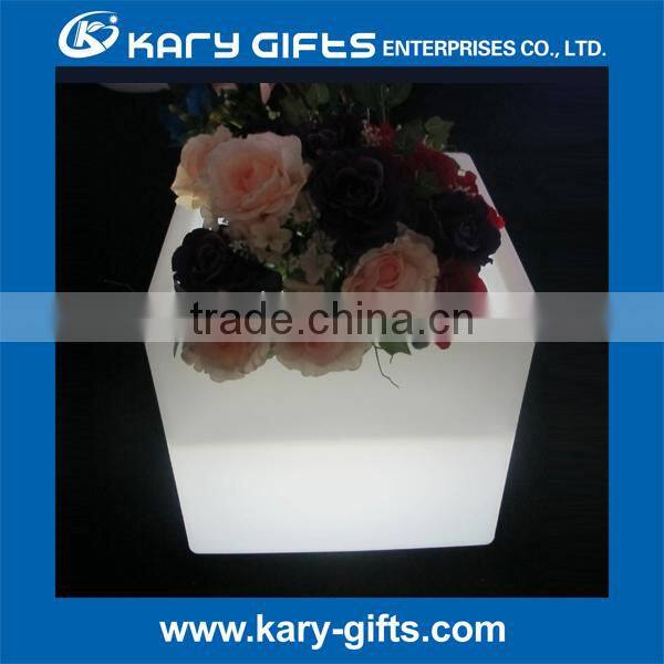 Cube shape plastic led planter illuminated garden planter pots large