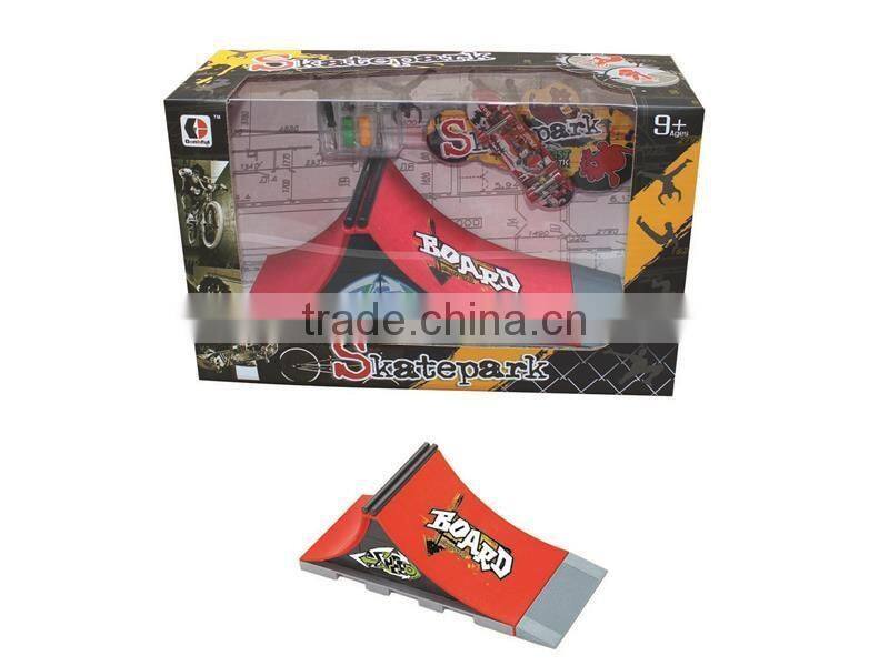 new arrival finger skateboard with skatepark for kids