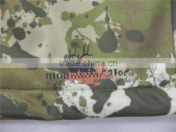 Waterproof Breathable Hunting Jacket Medium Camo Mossy Oak