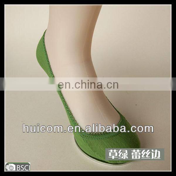 2013 good design pelerine baby lace socks