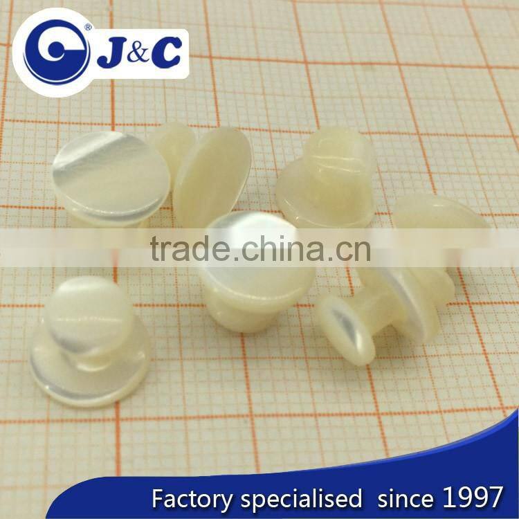 customized natural mother of pearl shell breast flower,sea shell carved brooch