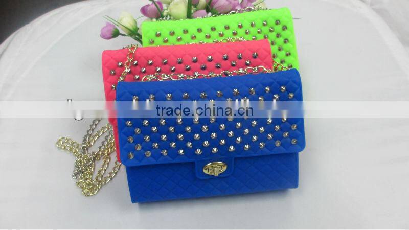 2013 latest portable silicone purse with gold long chain