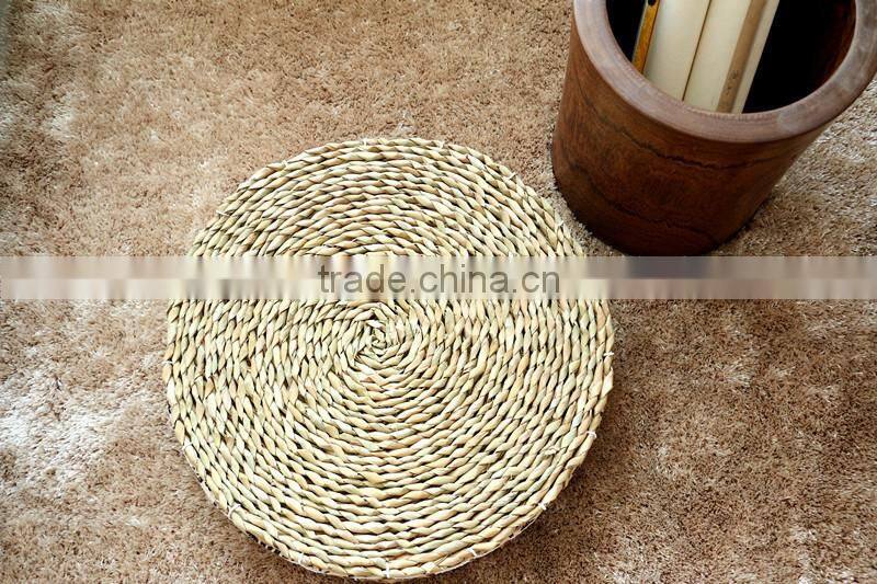 handmade natural fiber cornhusk straw cushion