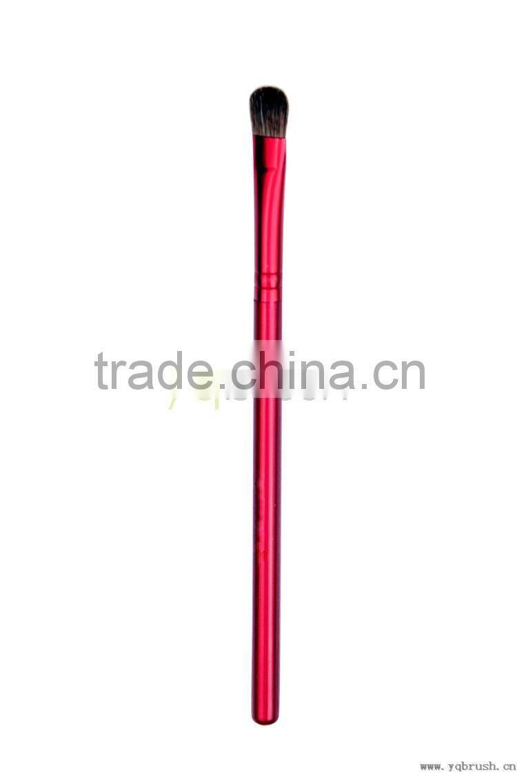 red handle concealer brush