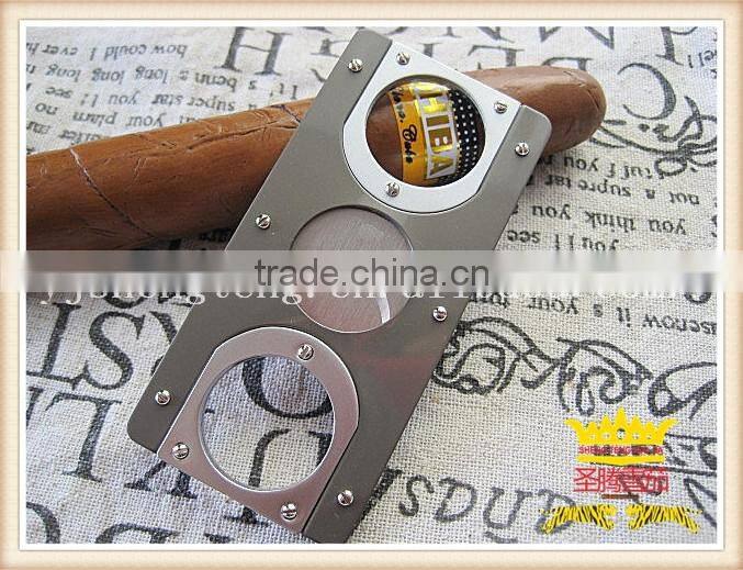 Double blade stainless steel cigar cutter