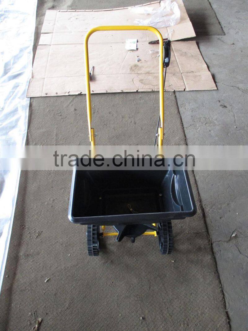 economic manual fertilizer salt spreader