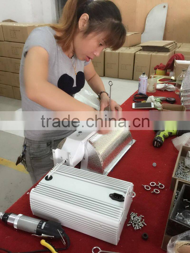 Adjust-A-Wing Avenger Large Light Reflector w/Cord