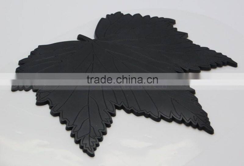 Car Styling Mat Powerful Silica Gel Magic Dashboard Sticky Pad Maple Leaf Mat Anti-Slip Non Slip Mat for Phone Car Accessories