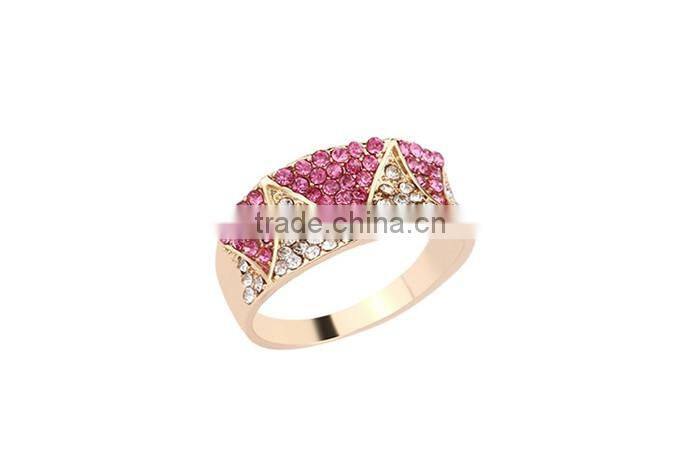 Zinc alloy pink white rhinestone full jewelled latest molded rose gold finger ring