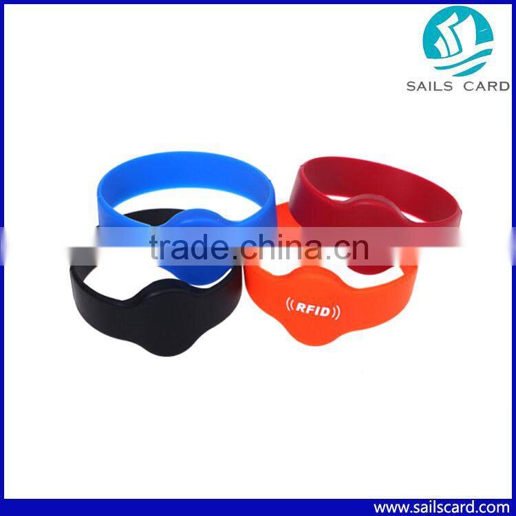 840-960MHZ UHF RFID wristband for Gym Entrance Control