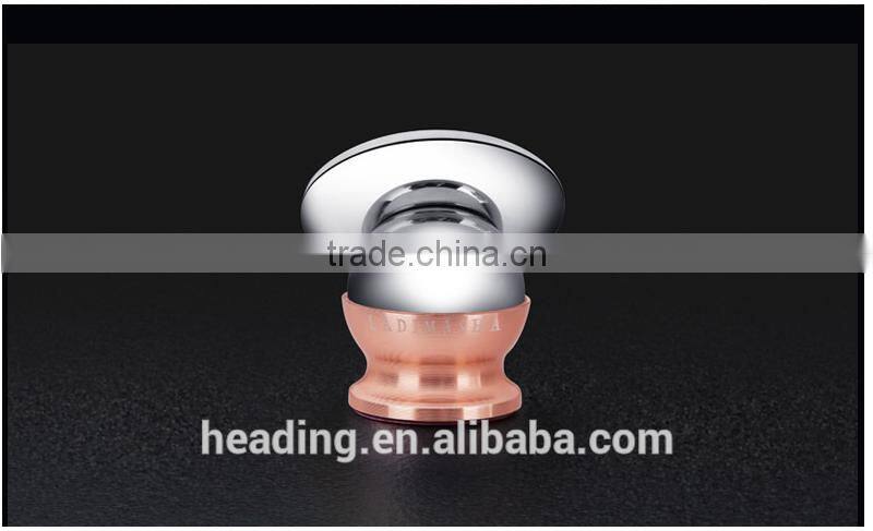 Hot selling 360 degree universal magnetic car mobile phone stand with creative auto logo for phone and tablet pc