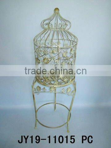 Metal cage planter with lock