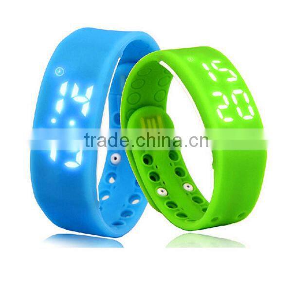 2015 new product pedometer bracelet