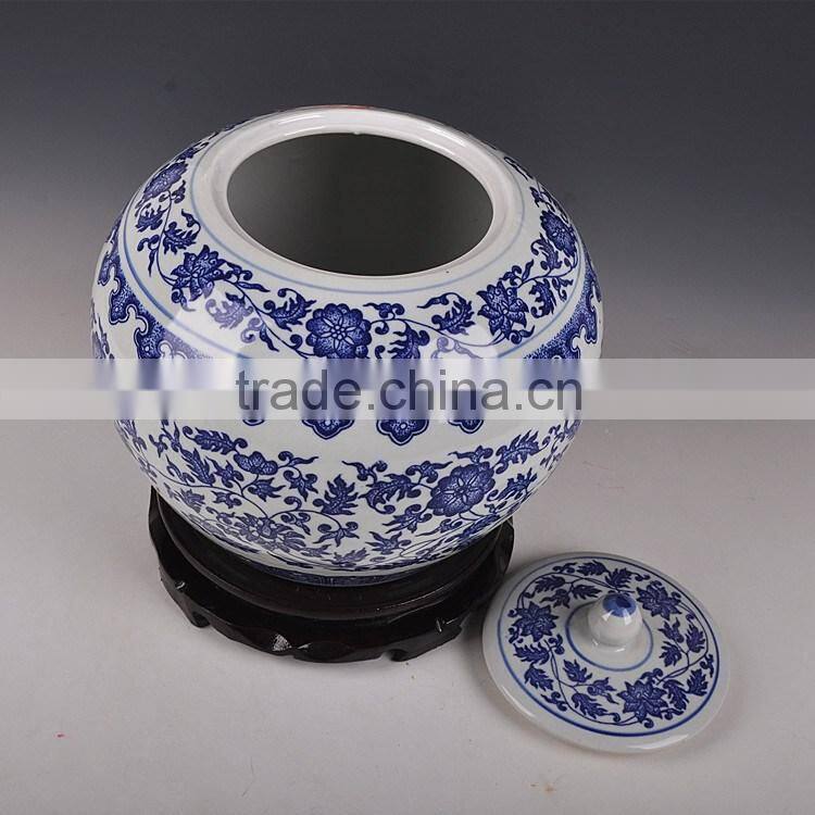 Factory blue and white porcelain antique jars with lid from Jingdezhen
