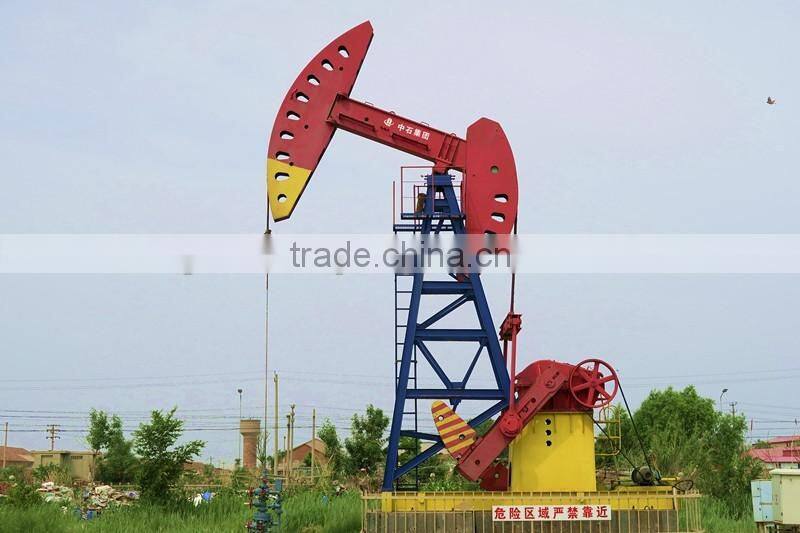 Double-horse pumping jack used in oil land