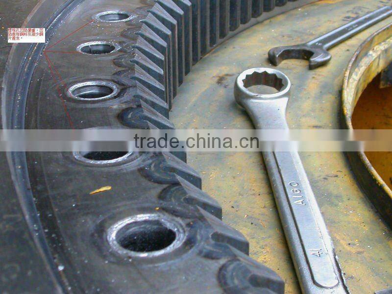 Slewing ring for tower crane