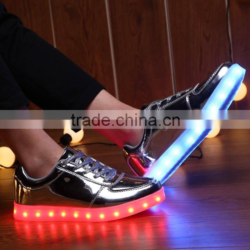 Hot selling led Light adult sneaker shoes fashion led sneaker led light up men and lady shoes