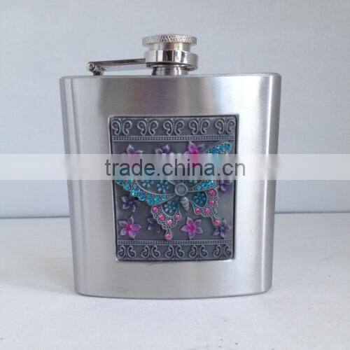 exquisite hip flask with hand -made engraving metal piece
