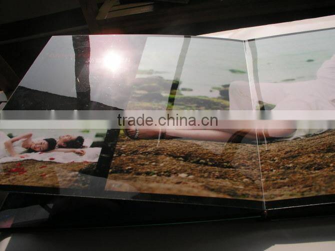 Pneumatic control photo album creasing machine