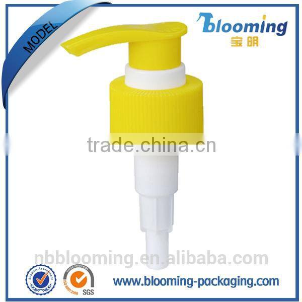 White plastic foam pump dispenser for cosmetic bottle