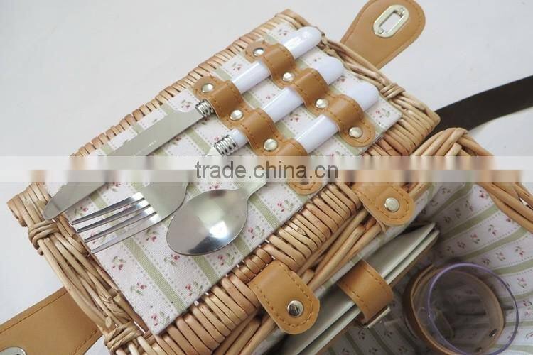 2017 new design wicker wine picnic basket for 2 person