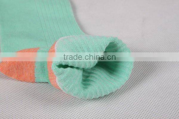 Women solid color ankle socks