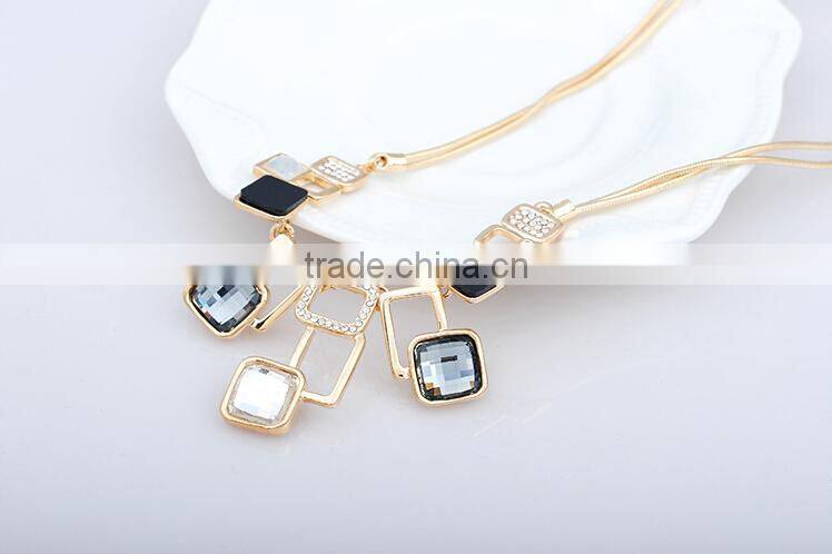 2015 Newest Fashion Design Metal Square Resin Stone Statement Necklace