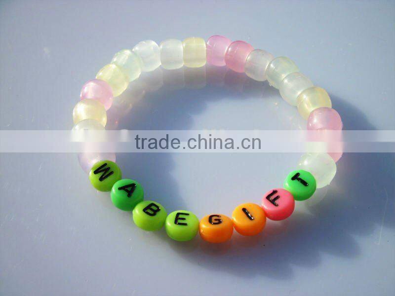 children funny uv bead solar bead bracelet colour change in sunshine test UV checker