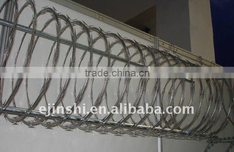 BTO-22 980mm roll diameter galvanized razor barbed wire( Chinese real manufacture)