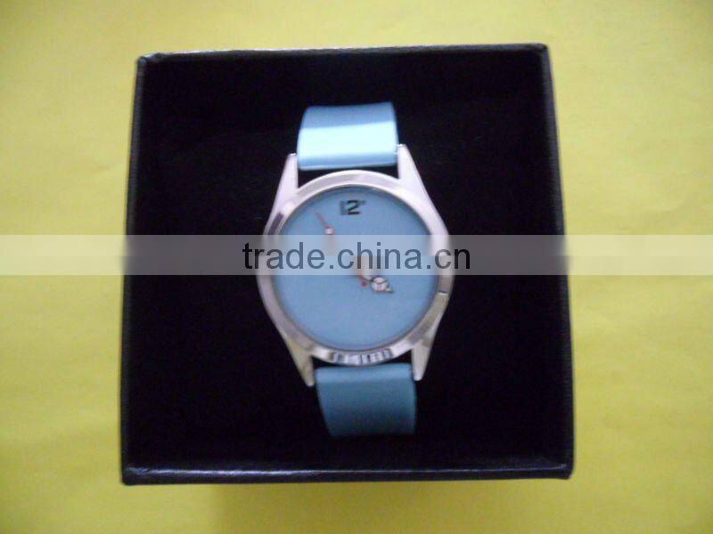 Latest Thin Strap Silicone Quartz Watch