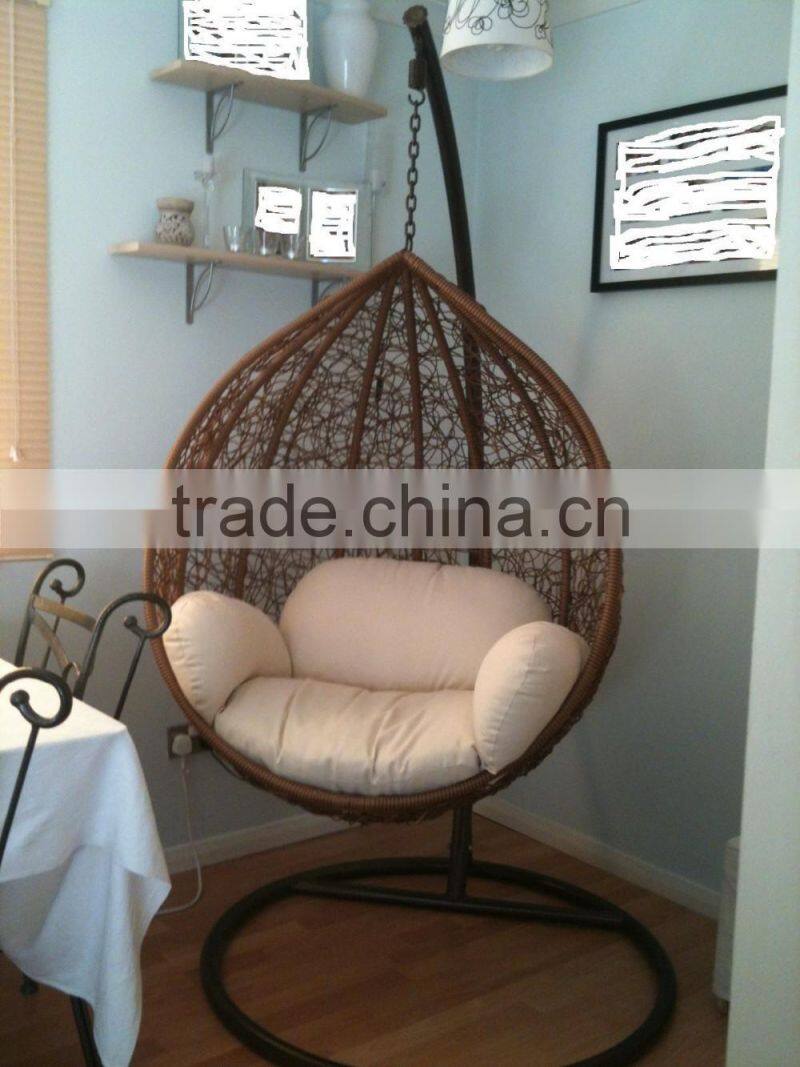 2016 Rattan Garden Hanging Chair / Swing with cream cushion swing chair for bedroom