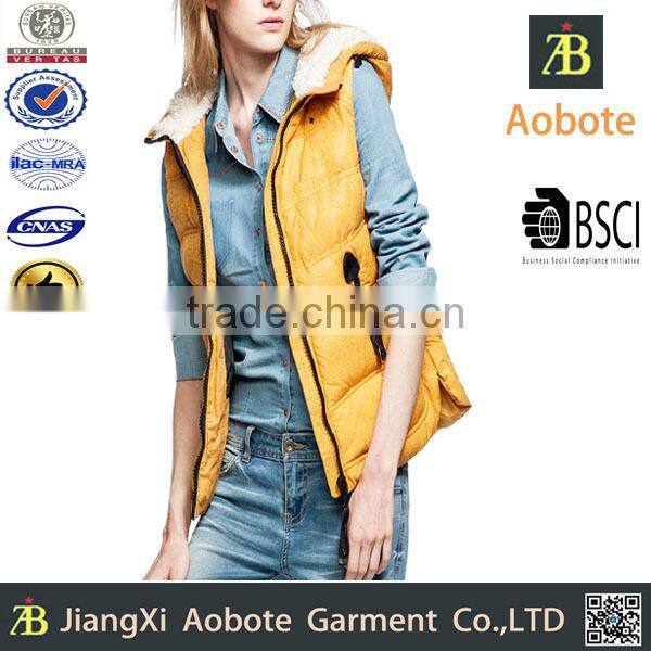 2015 New Design Woman Outdoor Thin Short Down Vest