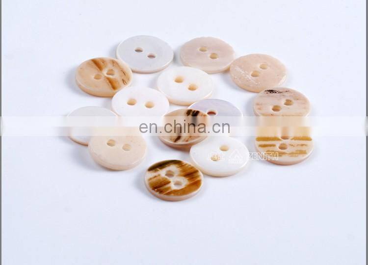Quality Two Holes Natural River Shell Button for Clothing BN80063