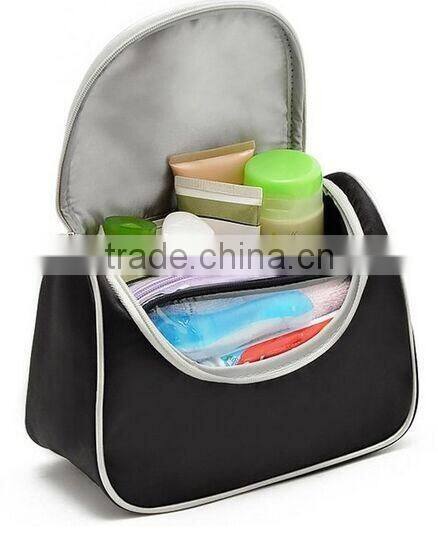light-weigh and good quality travel makeup bag and cosmetic bag