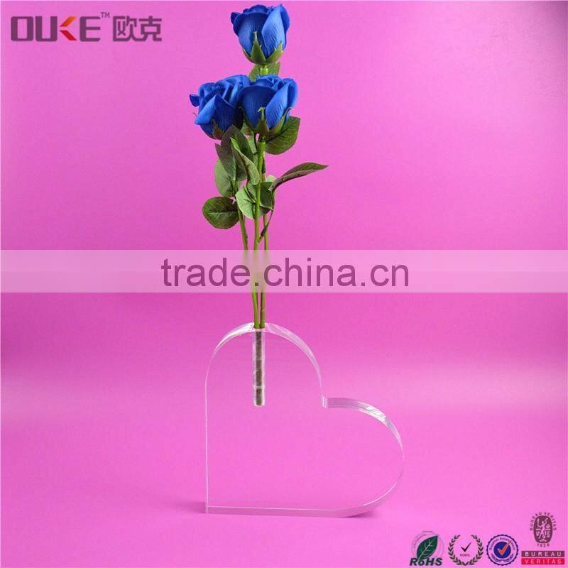 fashion design heart shaped clear acrylic vase