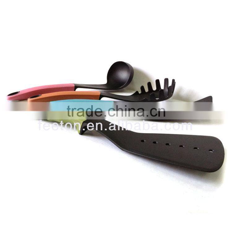 4PCS Colorful self-standing nylon kitchen utensils set