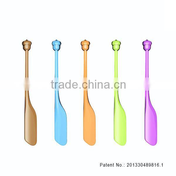 Squirrel-and-pinecone transparent jam spatula