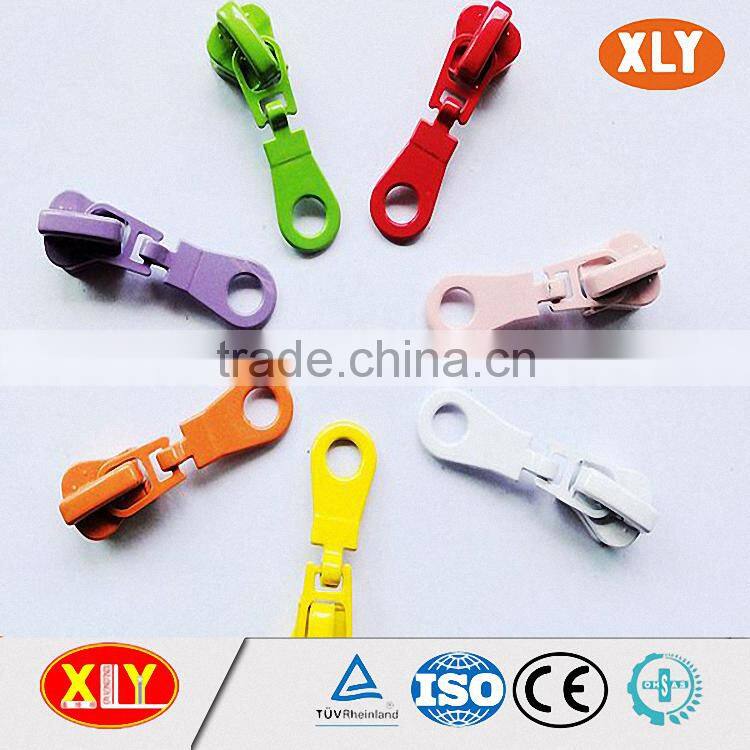 high quality wholesale black rubber puller yg metal zipper slider