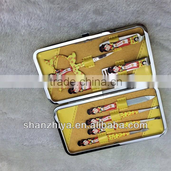 White 9pcs leather bag,nail cutter,earpick,manicure set