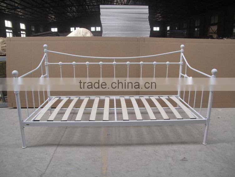 2016 Modern bedroom push and pull metal daybed