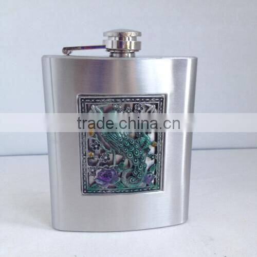 exquisite hip flask with hand -made engraving metal piece