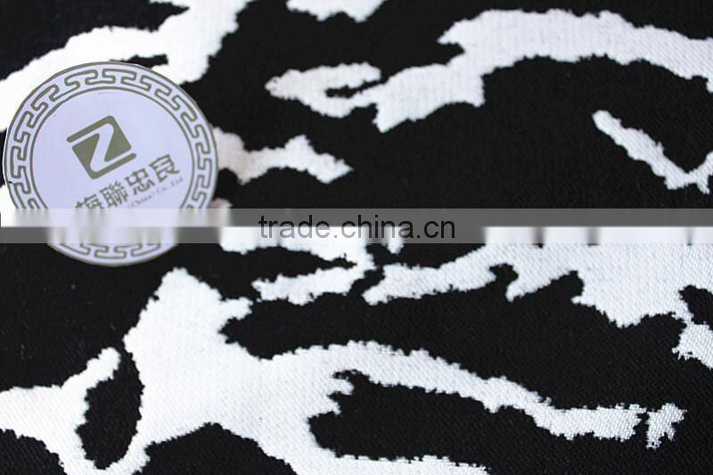 Quilted polyester fabric jacquard with perfect model for women's fashion shorts