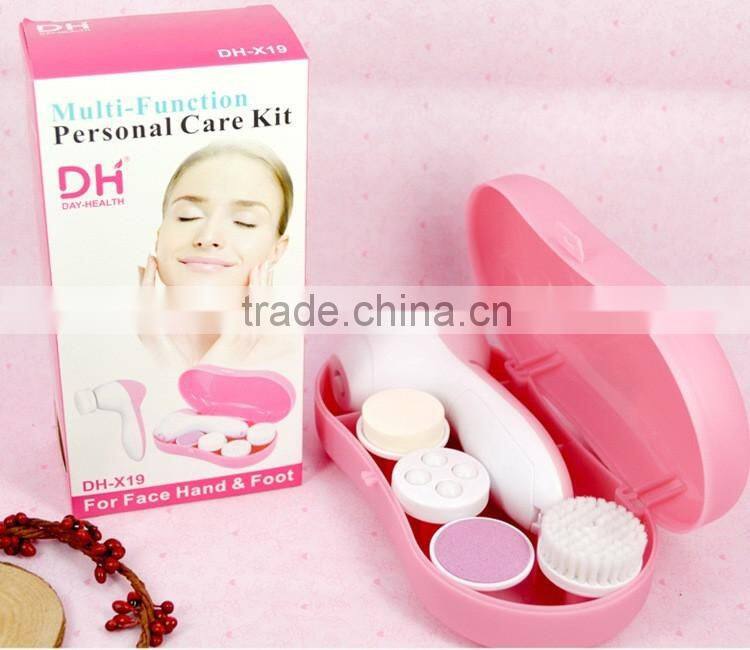 Personal sonic facial cleansing brush