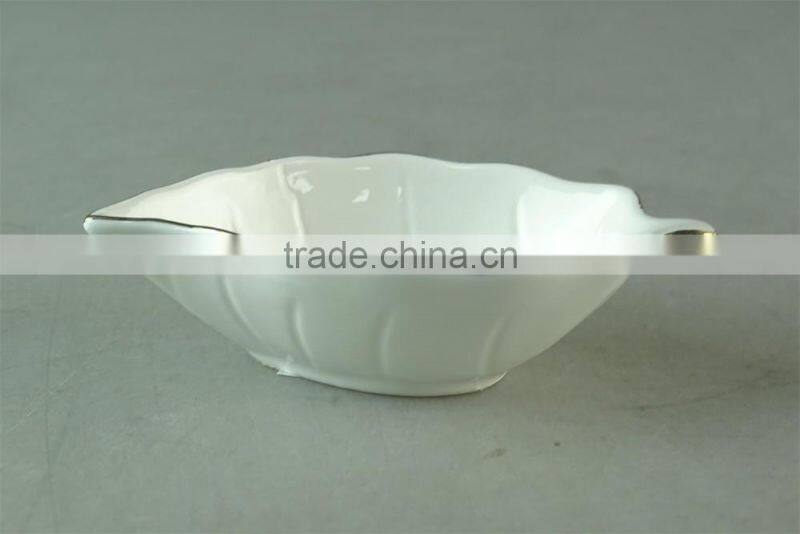 wholesale Stock White leaf shape Ceramic Dish with silver line in good quality and reasonable price