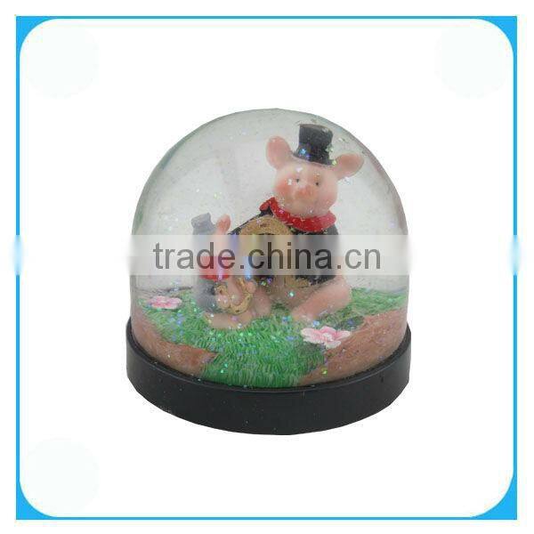 Cute Plastic Pig Animal Globes Of Water