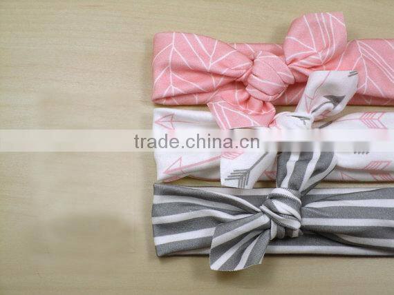 Boutique quality lovely wholesale soft crochet baby headband rabbiy ear style rose red hairband