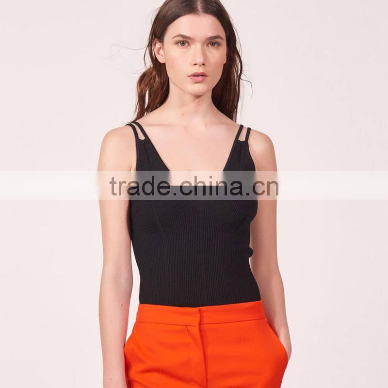 Elasticated knit V-neck and narrow cross straps back camisoles for women