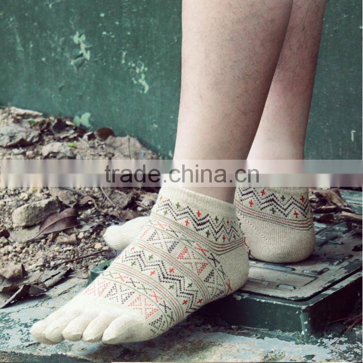 The newest personality five fingers socks,Bohemia pure cotton comfortable toe socks